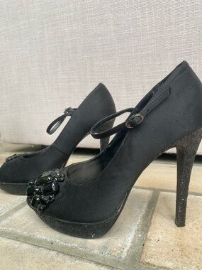 Bakers “Jasmin” Black Satin Sparkle Platform Pumps – Size 8